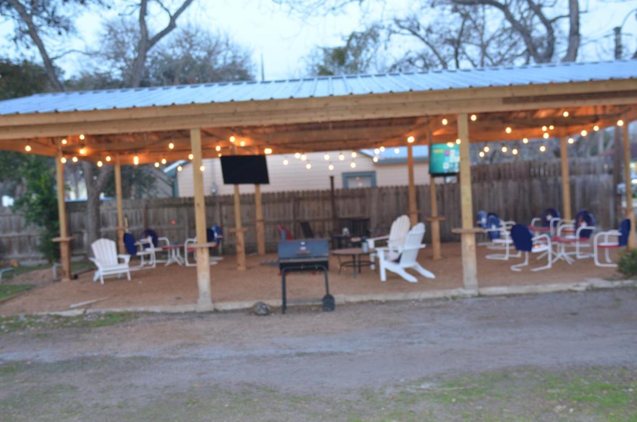 The Oak Motel La Grange Exterior photo