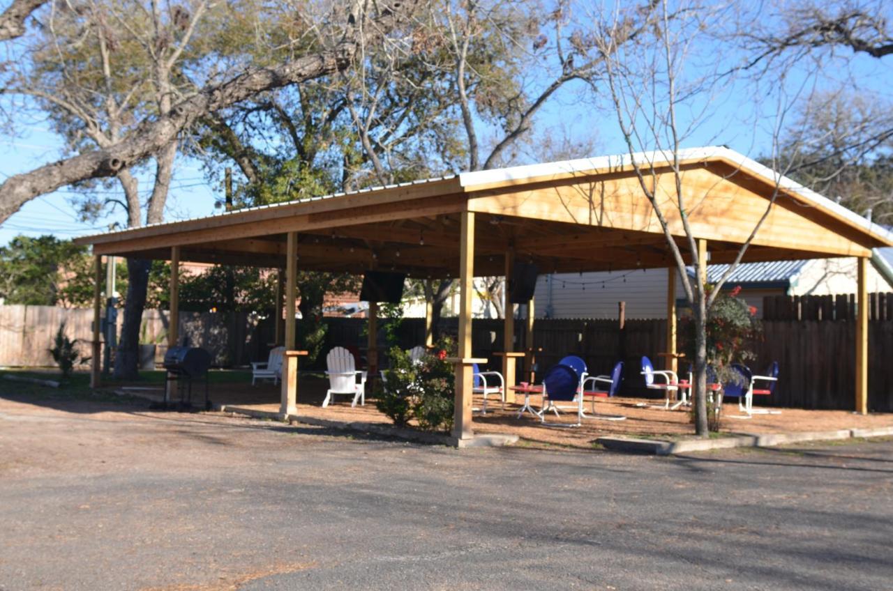 The Oak Motel La Grange Exterior photo
