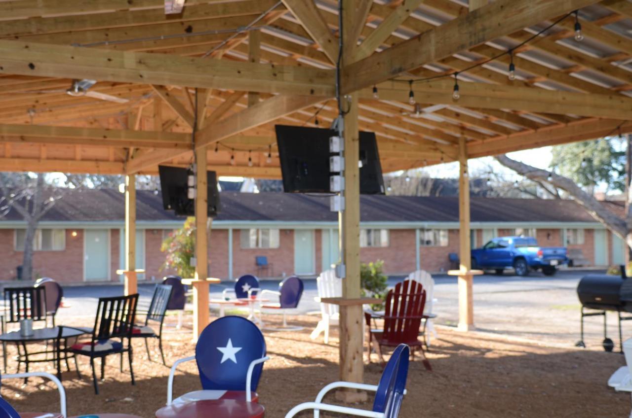 The Oak Motel La Grange Exterior photo