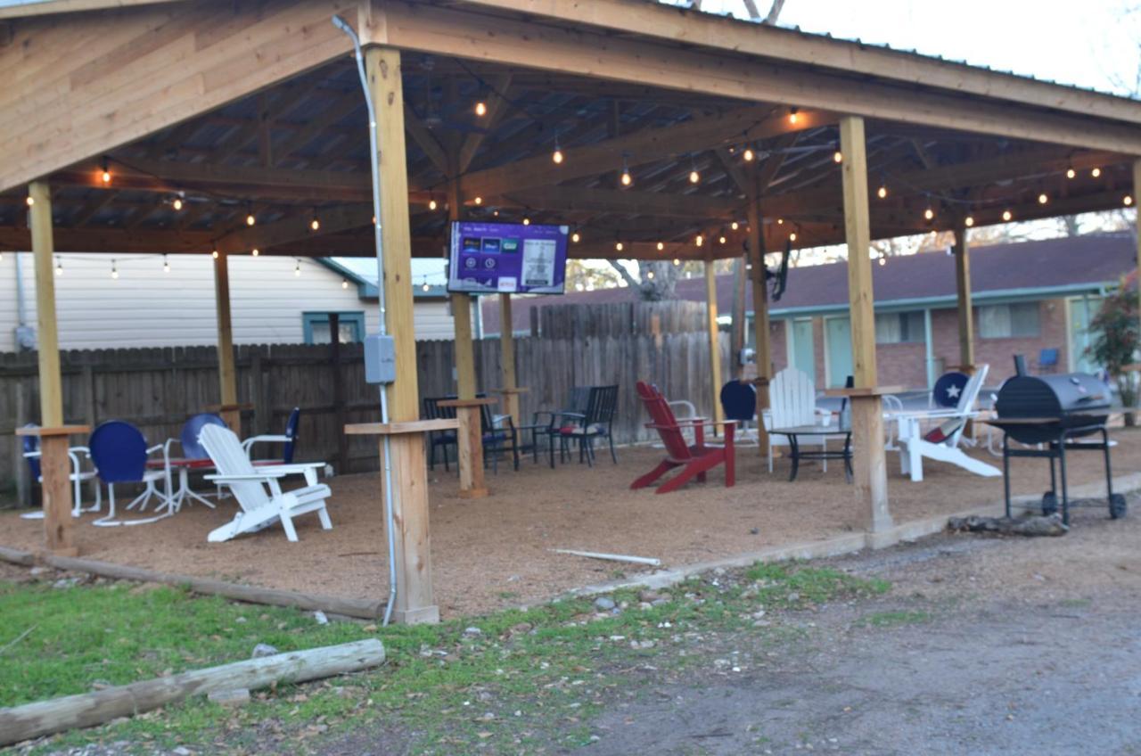 The Oak Motel La Grange Exterior photo