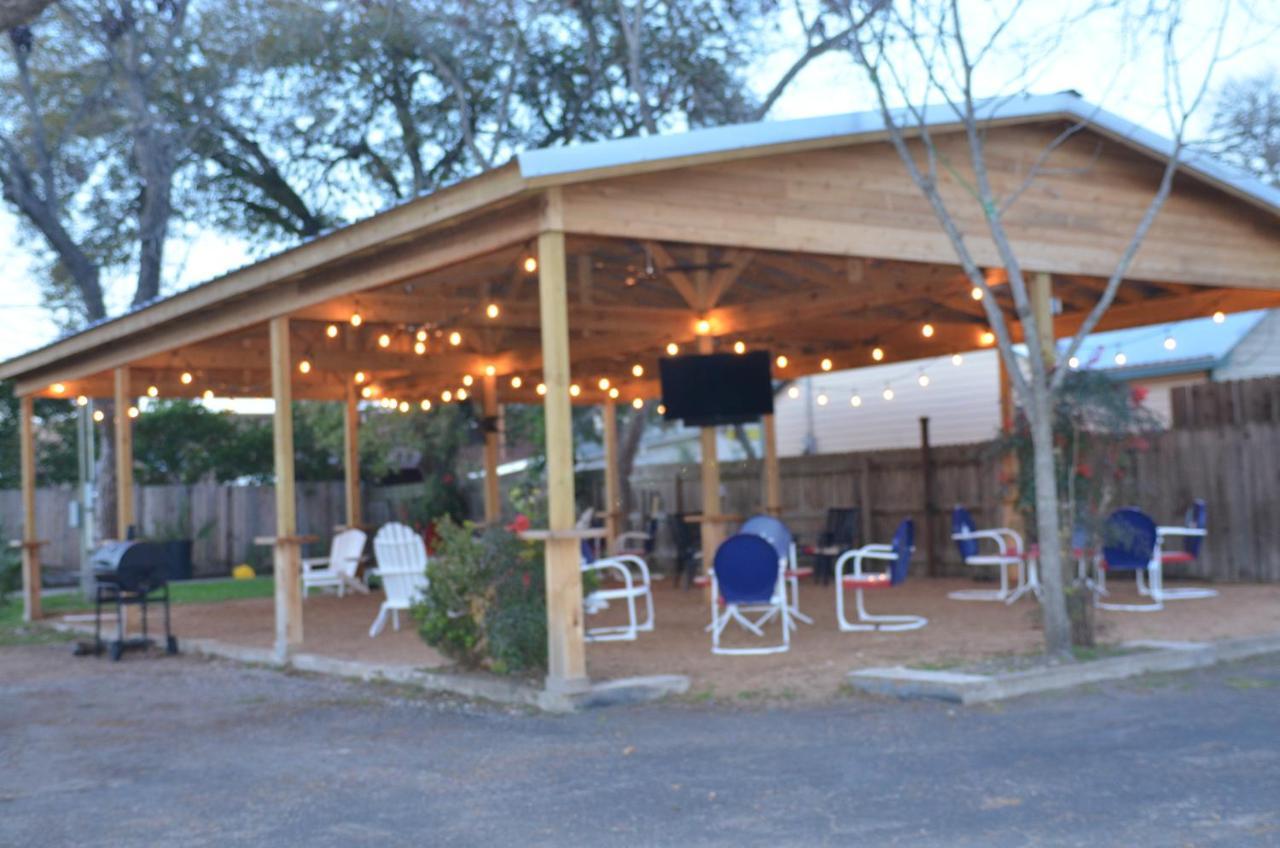 The Oak Motel La Grange Exterior photo